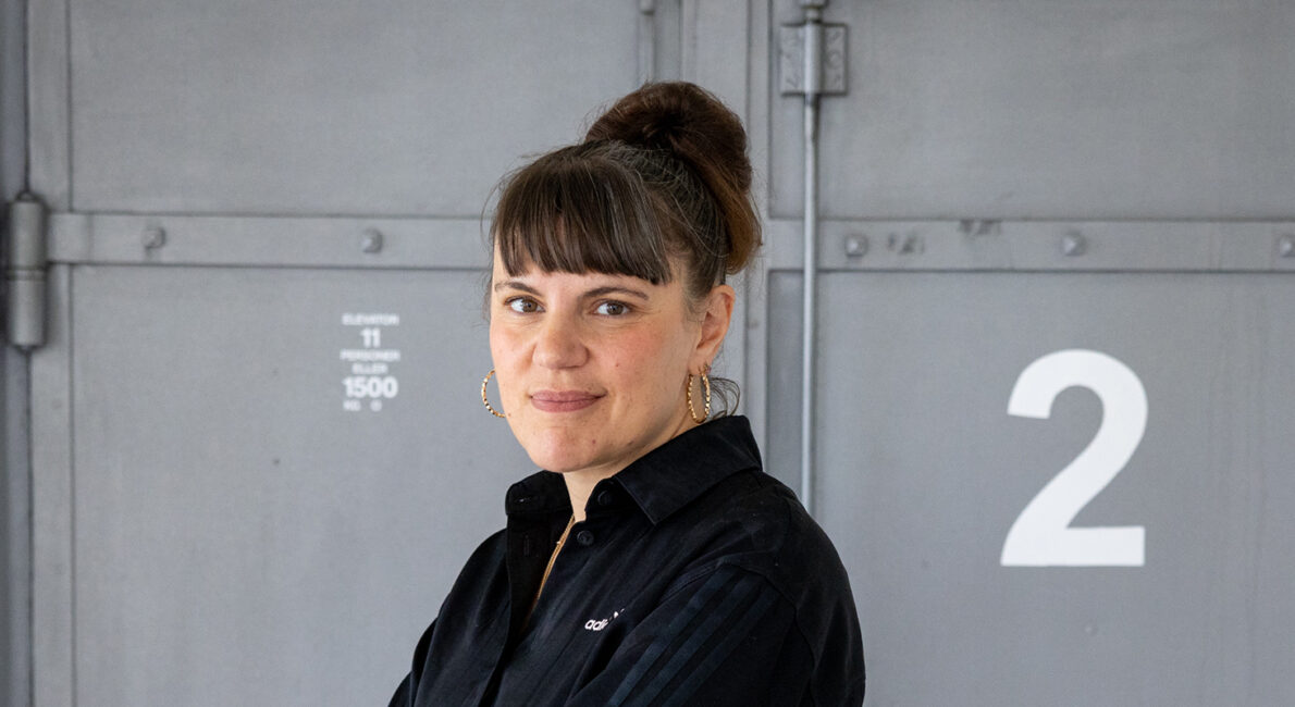 Jordemoder Julia Kadin Funge