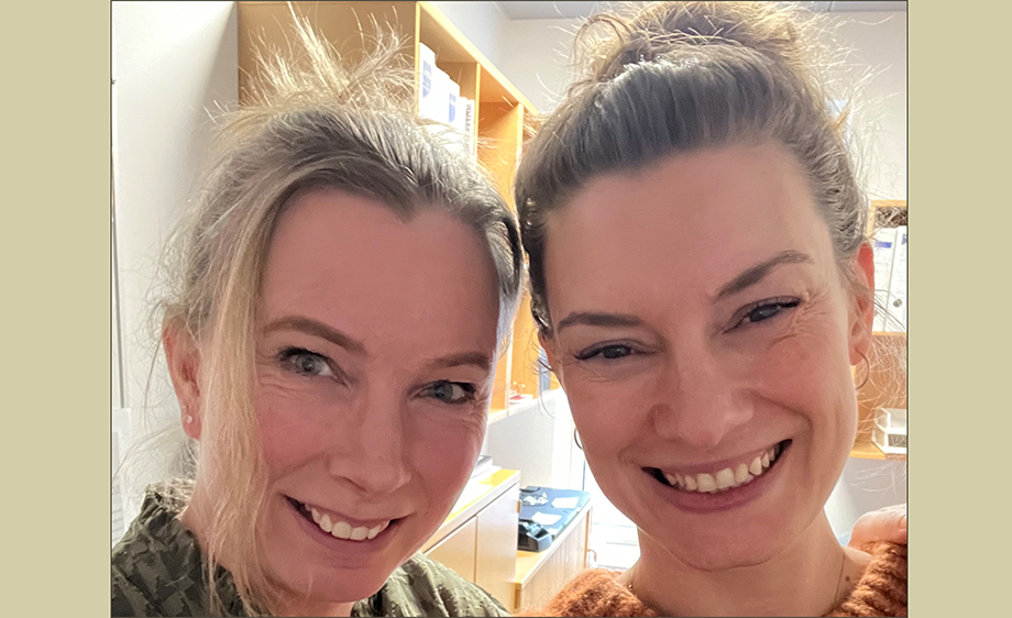 Theresa Søvsteen Lassen (th) og TR-kollega Susanne Hasselbach Garm, der har landet den nye løsningsmodel sammen med ledelse og arbejdsmiljøorganisation.